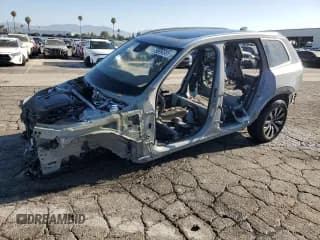 ✅ 2024 Volvo XC90 Plus Bright Theme • VIN: YV4062PE5R1197473 • Lot: 65152855. Wystawiony na Copart z przebiegiem Nie podano. Bezpłatny archiwum sprzedaży aukcyjnych z USA i szczegółowy raport historii pojazdu na DreamBid. Zdjęcie 1.