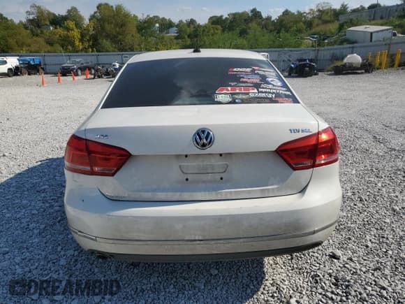 ✅ 2012 Volkswagen Passat SEL Premium • VIN: 1VWCN7A38CC016530 • Лот: 80809595. Опубликован ранее на Copart с пробегом 189 118 миль. Бесплатный доступ к архиву аукционных продаж из США и подробный отчёт об истории автомобиля на DreamBid. Изображение 6.