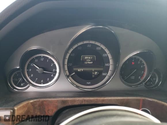 ✅ 2013 Mercedes-Benz E 350 Luxury • VIN: WDDHF5KB2DA722721 • Лот: 81829345. Опубликован ранее на Copart с пробегом 127 069 миль. Бесплатный доступ к архиву аукционных продаж из США и подробный отчёт об истории автомобиля на DreamBid. Изображение 9.