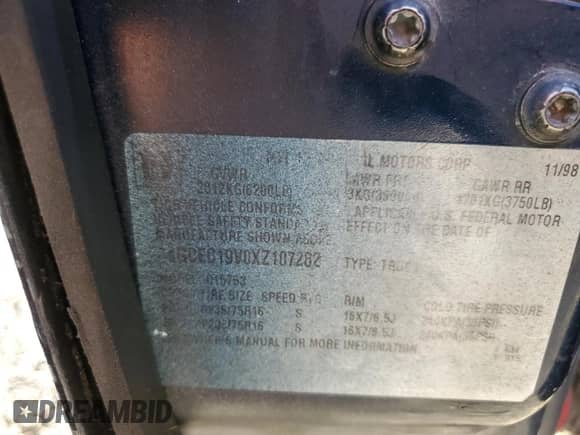 ✅ 1999 Chevrolet Silverado 1500 LS • VIN: 1GCEC19V0XZ107282 • Lot: 70884964. Wystawiony na Copart z przebiegiem 339 173 mil mil. Skorzystaj z bezpłatnego archiwum sprzedaży aukcyjnych z USA i zobacz szczegółowy raport historii pojazdu na DreamBid. Zdjęcie 14.