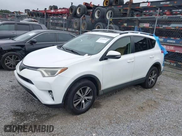 ✅ 2017 Toyota RAV4 XLE • VIN: JTMRFREV8HD203012 • Lot: 43555447. Listed on IAAI with 232,283 mi. Free auction sales archive from the USA and detailed vehicle history report at DreamBid. Image 2.