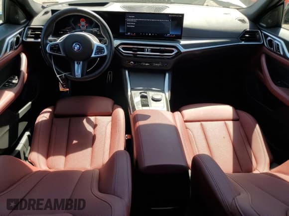 ✅ 2024 BMW i4 eDrive35 • VIN: WBY43AW09RFS64185 • Lot: 80889605. Wystawiony na Copart z przebiegiem 16 288 mil. Bezpłatny archiwum sprzedaży aukcyjnych z USA i szczegółowy raport historii pojazdu na DreamBid. Zdjęcie 8.