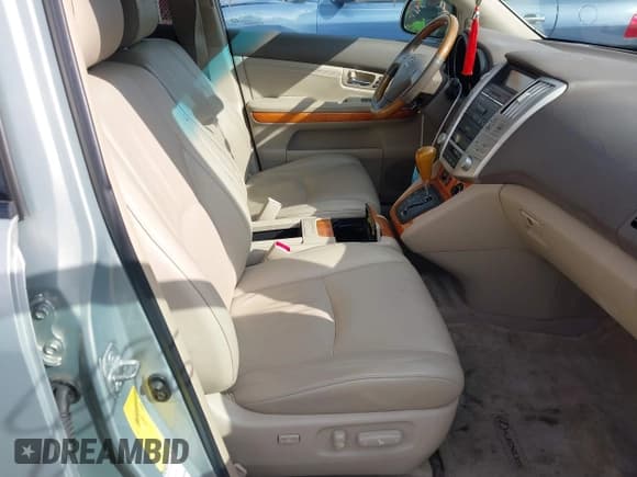 ✅ 2006 Lexus RX 330 • VIN: 2T2HA31U96C101809 • Лот: 43078592. Опубликован ранее на IAAI с пробегом 167 628 миль. Бесплатный доступ к архиву аукционных продаж из США и подробный отчёт об истории автомобиля на DreamBid. Изображение 5.