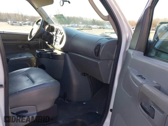 ✅ 2006 Ford Econoline Cargo • VIN: 1FTSE34LX6DA67318 • Lot: 41705377. Listed on IAAI with 246,762 mi. Free auction sales archive from the USA and detailed vehicle history report at DreamBid. Image 5.