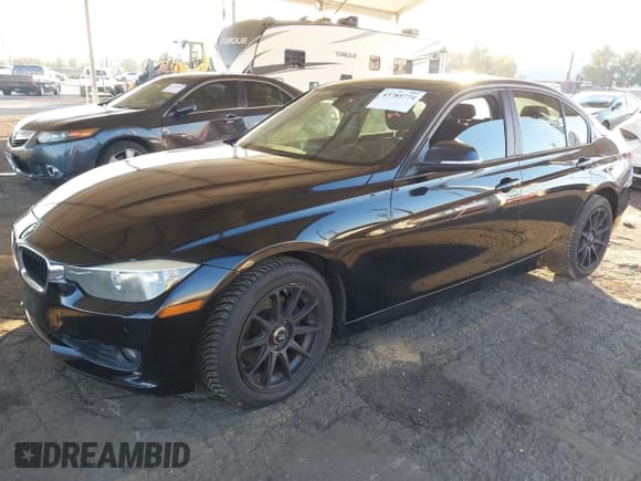 ✅ 2015 BMW 3 Series 328i xDrive • VIN: WBA3B3G51FNR88120 • Lot: 43785774. Listed on IAAI with 170,373 mi. Free auction sales archive from the USA and detailed vehicle history report at DreamBid. Image 17.