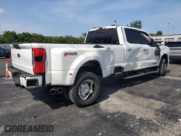 ✅ 2024 Ford F-350 XL • VIN: 1FT8W3DT2REF69536 • Лот: 70415085. Опубликован ранее на Copart с пробегом 17 826 миль. Бесплатный доступ к архиву аукционных продаж из США и подробный отчёт об истории автомобиля на DreamBid. Изображение 3.