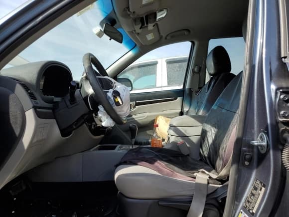 ✅ 2009 Hyundai Santa Fe GLS • VIN: 5NMSG13D59H269133 • Lot: 77820404. Listed on Copart with 278,989 mi. Free auction sales archive from the USA and detailed vehicle history report at DreamBid. Image 7.