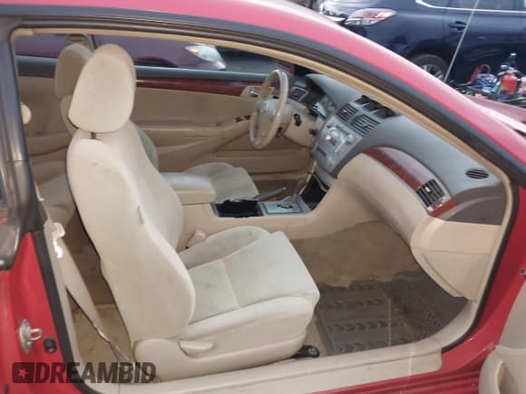 ✅ 2006 Toyota Solara SE • VIN: 4T1CE38P96U593601 • Lot: 43748929. Wystawiony na IAAI z przebiegiem 235 265 mil. Bezpłatny archiwum sprzedaży aukcyjnych z USA i szczegółowy raport historii pojazdu na DreamBid. Zdjęcie 5.