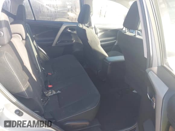 ✅ 2018 Toyota RAV4 XLE • VIN: 2T3WFREV5JW478204 • Lot: 43791117. Listed on IAAI with 89,830 mi. Free auction sales archive from the USA and detailed vehicle history report at DreamBid. Image 8.