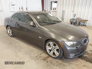 ✅ 2007 BMW 3 Series 335i • VIN: WBAWL73537PX49956 • Лот: 42571466. Опубликован ранее на IAAI с пробегом 133 189 миль. Бесплатный доступ к архиву аукционных продаж из США и подробный отчёт об истории автомобиля на DreamBid. Изображение 1.
