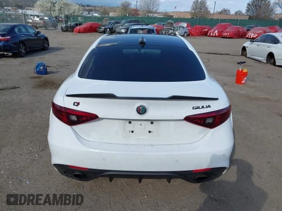 ✅ 2017 Alfa Romeo Giulia Ti • VIN: ZARFAEENXH7560223 • Lot: 41923690. Listed on IAAI with 76,004 mi. Free auction sales archive from the USA and detailed vehicle history report at DreamBid. Image 16.