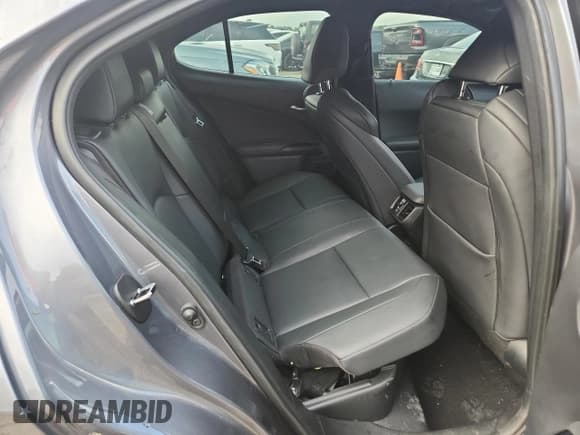 ✅ 2021 Lexus UX 250h F Sport • VIN: JTHR9JBH6M2041702 • Lot: 61157525. Wystawiony na Copart z przebiegiem 64 681 mil. Bezpłatny archiwum sprzedaży aukcyjnych z USA i szczegółowy raport historii pojazdu na DreamBid. Zdjęcie 10.