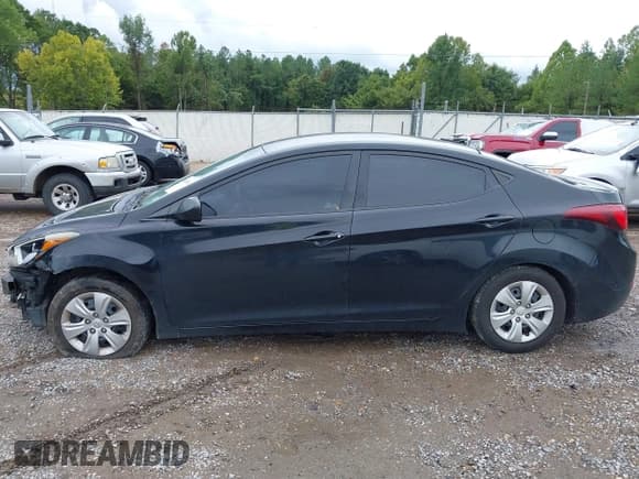 ✅ 2016 Hyundai Elantra SE • VIN: 5NPDH4AE6GH712831 • Lot: 40330106. Listed on IAAI with 186,539 mi. Free auction sales archive from the USA and detailed vehicle history report at DreamBid. Image 14.