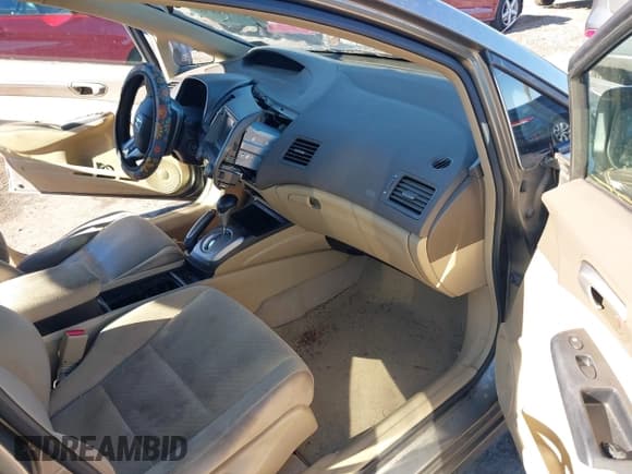 ✅ 2008 Honda Civic • VIN: JHMFA36288S030430 • Lot: 43718808. Listed on IAAI with Not provided. Free auction sales archive from the USA and detailed vehicle history report at DreamBid. Image 5.