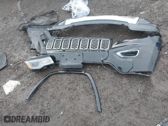 ✅ 2017 Jeep Grand Cherokee Overland • VIN: 1C4RJFCG9HC801861 • Lot: 43615998. Wystawiony na IAAI z przebiegiem 81 727 mil. Bezpłatny archiwum sprzedaży aukcyjnych z USA i szczegółowy raport historii pojazdu na DreamBid. Zdjęcie 12.