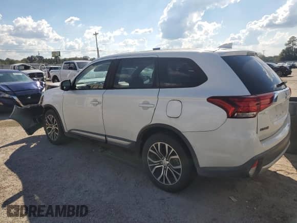 2017 Mitsubishi Outlander SE with VIN JA4AD3A33HZ067048, listed as a Copart auction lot 84731385 with 135,427 mi miles and Salvage title. Bid and sale history available at DreamBid. Image 2.