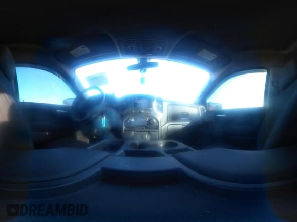 ✅ 2019 Chevrolet Silverado 1500 Custom • VIN: 1GCPWBEH1KZ322054 • Lot: 43470101. Wystawiony na IAAI z przebiegiem 123 541 mil. Bezpłatny archiwum sprzedaży aukcyjnych z USA i szczegółowy raport historii pojazdu na DreamBid. Zdjęcie 18.