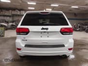 ✅ 2019 Jeep Grand Cherokee Altitude • VIN: 1C4RJFAG3KC838270 • Lot: 43490196. Wystawiony na IAAI z przebiegiem 87 496 mil. Bezpłatny archiwum sprzedaży aukcyjnych z USA i szczegółowy raport historii pojazdu na DreamBid. Zdjęcie 16.
