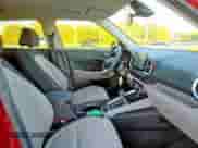 2020 Hyundai Venue SEL z VIN KMHRC8A39LU018916, wystawiony jako Copart lot #91717435 z przebiegiem 37 945 mil mil oraz Czysty tytuł • Clean title. Historia ofert i sprzedaży dostępna na DreamBid. Obrazek 5.