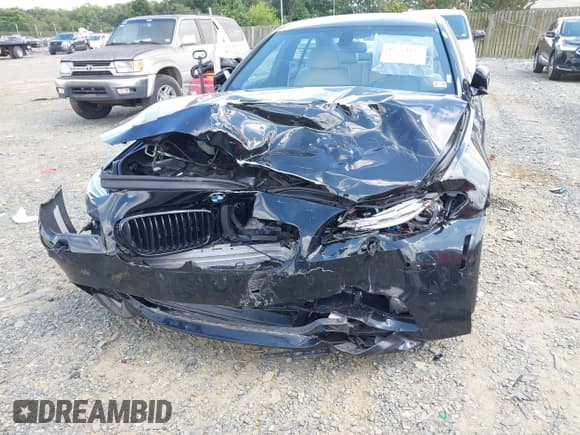 ✅ 2012 BMW 5 Series 535i xDrive • VIN: WBAFU7C56CDU61969 • Lot: 42754147. Listed on IAAI with 116,594 mi. Free auction sales archive from the USA and detailed vehicle history report at DreamBid. Image 6.