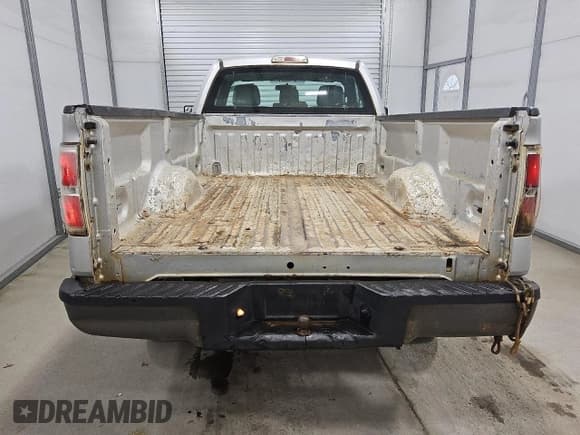 ✅ 2011 Ford F-150 XL • VIN: 1FTMF1CM0BKD77049 • Lot: 91425315. Wystawiony na Copart z przebiegiem 72 050 mil. Bezpłatny archiwum sprzedaży aukcyjnych z USA i szczegółowy raport historii pojazdu na DreamBid. Zdjęcie 6.