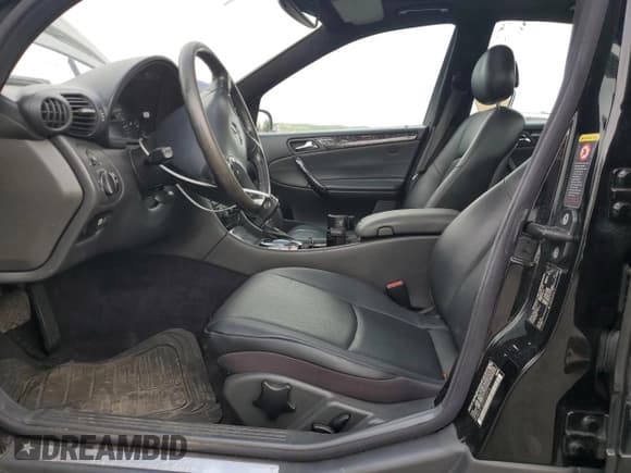 ✅ 2004 Mercedes-Benz C 240 • VIN: WDBRF81J24F554976 • Lot: 68627595. Wystawiony na Copart z przebiegiem 58 916 mil. Bezpłatny archiwum sprzedaży aukcyjnych z USA i szczegółowy raport historii pojazdu na DreamBid. Zdjęcie 7.