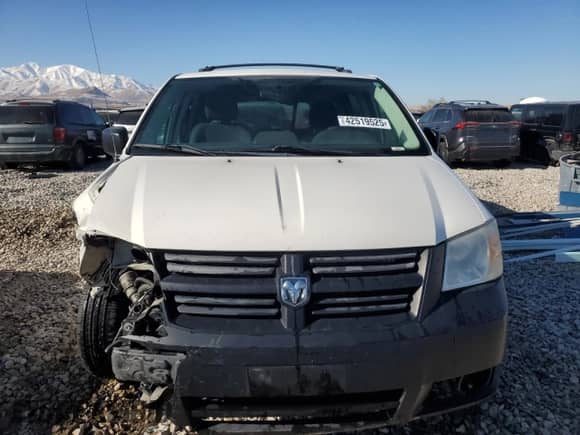 2010 Dodge Grand Caravan SE with VIN 2D4RN4DE7AR318343, listed as a Copart auction lot 42519525 with 220,189 mi miles and Salvage title. Bid and sale history available at DreamBid. Image 5.