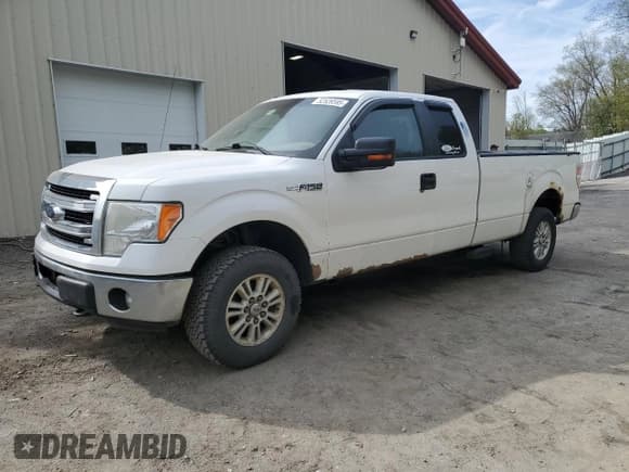 ✅ 2013 Ford F-150 XL • VIN: 1FTVX1EF8DKF85876 • Lot: 52526595. Wystawiony na Copart z przebiegiem 323 058 mil. Bezpłatny archiwum sprzedaży aukcyjnych z USA i szczegółowy raport historii pojazdu na DreamBid. Zdjęcie 1.