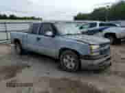2005 Chevrolet Silverado 1500 LS z VIN 2GCEC19V551178113, wystawiony jako Copart lot #69581774 z przebiegiem 247 635 mil mil oraz Szkoda całkowita • Salvage title. Historia ofert i sprzedaży dostępna na DreamBid. Obrazek 4.