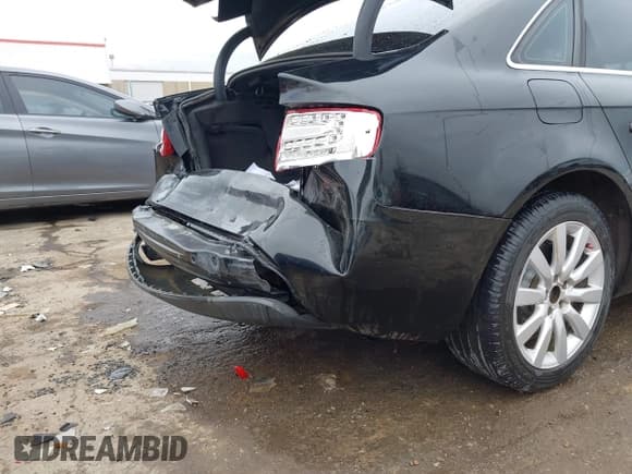 ✅ 2011 Audi A4 Premium Plus • VIN: WAUEFAFL7BN004822 • Лот: 41796301. Опубликован ранее на IAAI с пробегом 212 308 миль. Бесплатный доступ к архиву аукционных продаж из США и подробный отчёт об истории автомобиля на DreamBid. Изображение 6.