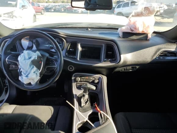 ✅ 2019 Dodge Challenger SXT • VIN: 2C3CDZAG4KH680134 • Lot: 67769332. Wystawiony na Copart z przebiegiem 81 862 mil. Bezpłatny archiwum sprzedaży aukcyjnych z USA i szczegółowy raport historii pojazdu na DreamBid. Zdjęcie 8.