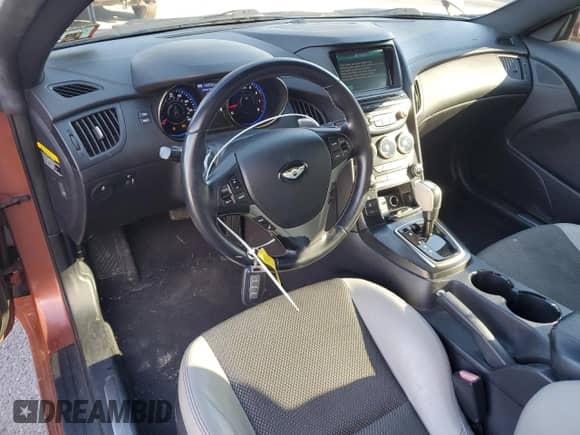 2013 Hyundai Genesis Coupe R-Spec z VIN KMHHT6KD4DU081995, wystawiony jako Copart lot #85319754 z przebiegiem 164 026 mil mil oraz Szkoda całkowita • Salvage title. Historia ofert i sprzedaży dostępna na DreamBid. Obrazek 8.