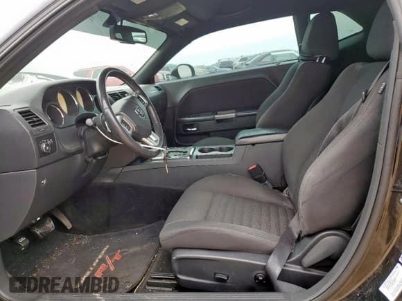 ✅ 2014 Dodge Challenger R/T Classic • VIN: 2C3CDYBTXEH277057 • Lot: 84635555. Listed on Copart with 137,261 mi. Free auction sales archive from the USA and detailed vehicle history report at DreamBid. Image 7.