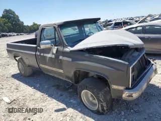 ✅ 1986 Chevrolet Silverado 1500 • VIN: 2GCDC14H8G1150015 • Lot: 70573095. Wystawiony na Copart z przebiegiem 92 121 mil. Bezpłatny archiwum sprzedaży aukcyjnych z USA i szczegółowy raport historii pojazdu na DreamBid. Zdjęcie 1.