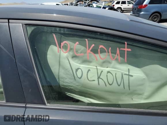 2025 Toyota Prius LE z VIN JTDACAAU1S3062446, wystawiony jako Copart lot #66959305 z przebiegiem Nie podano mil oraz Szkoda całkowita • Salvage title. Historia ofert i sprzedaży dostępna na DreamBid. Obrazek 10.