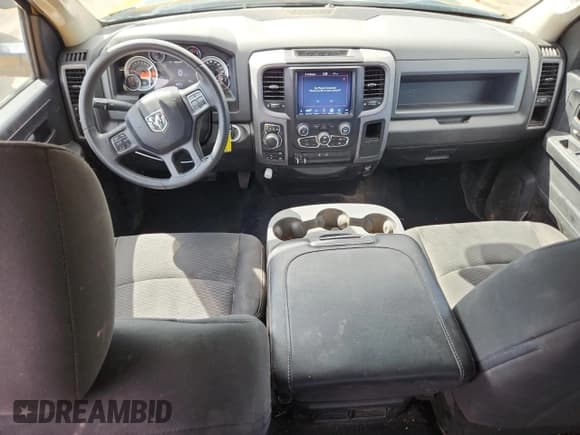 ✅ 2019 Ram 1500 Express • VIN: 1C6RR7KT9KS651140 • Lot: 71290365. Wystawiony na Copart z przebiegiem 85 284 mil. Bezpłatny archiwum sprzedaży aukcyjnych z USA i szczegółowy raport historii pojazdu na DreamBid. Zdjęcie 8.