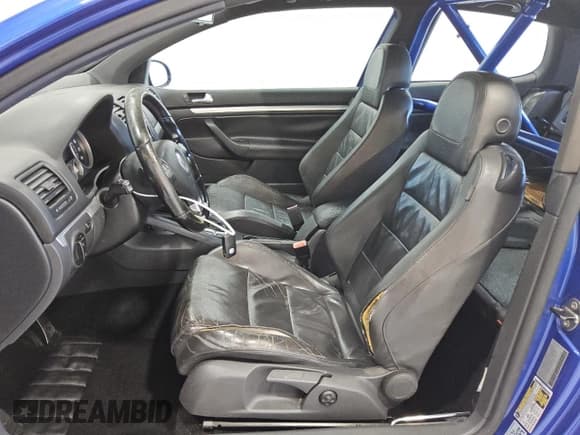 ✅ 2008 Volkswagen R32 • VIN: WVWKC71K08W041035 • Лот: 91371975. Опубликован ранее на Copart с пробегом 160 979 миль. Бесплатный доступ к архиву аукционных продаж из США и подробный отчёт об истории автомобиля на DreamBid. Изображение 7.