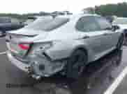 2022 Toyota Camry SE z VIN 4T1T11AK1NU064964, wystawiony jako IAAI lot #42921035 z przebiegiem 107 000 mil mil oraz . Historia ofert i sprzedaży dostępna na DreamBid. Obrazek 4.