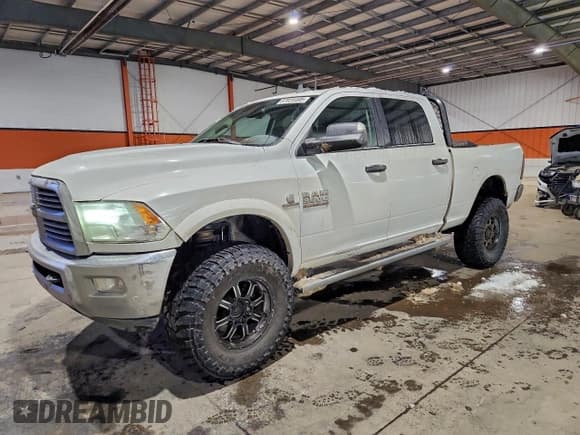 ✅ 2018 Ram 3500 SLT • VIN: 3C63R3DL5JG318774 • Lot: 97025495. Wystawiony na Copart z przebiegiem 281 183 mil. Bezpłatny archiwum sprzedaży aukcyjnych z USA i szczegółowy raport historii pojazdu na DreamBid. Zdjęcie 1.