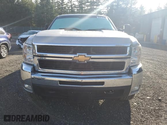 ✅ 2007 Chevrolet Silverado 2500HD Work Truck • VIN: 1GCHC29K87E545810 • Лот: 84018165. Опубликован ранее на Copart с пробегом 134 992 миль. Бесплатный доступ к архиву аукционных продаж из США и подробный отчёт об истории автомобиля на DreamBid. Изображение 5.
