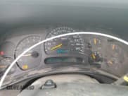 ✅ 2004 Chevrolet Silverado 2500HD LS • VIN: 1GCHK29U44E242992 • Lot: 89549205. Wystawiony na Copart z przebiegiem 247 500 mil. Bezpłatny archiwum sprzedaży aukcyjnych z USA i szczegółowy raport historii pojazdu na DreamBid. Zdjęcie 9.