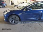 ✅ 2020 Tesla Model 3 Standard Range Plus • VIN: 5YJ3E1EA9LF706721 • Lot: 43574673. Wystawiony na IAAI z przebiegiem 58 095 mil. Bezpłatny archiwum sprzedaży aukcyjnych z USA i szczegółowy raport historii pojazdu na DreamBid. Zdjęcie 6.