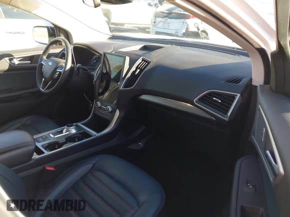 ✅ 2024 Ford Edge SEL • VIN: 2FMPK4J90RBA05834 • Lot: 43584046. Wystawiony na IAAI z przebiegiem 18 018 mil. Bezpłatny archiwum sprzedaży aukcyjnych z USA i szczegółowy raport historii pojazdu na DreamBid. Zdjęcie 5.