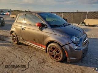 ✅ 2014 FIAT 500e • VIN: 3C3CFFGE5ET245200 • Lot: 94243365. Wystawiony na Copart z przebiegiem 38 958 mil. Bezpłatny archiwum sprzedaży aukcyjnych z USA i szczegółowy raport historii pojazdu na DreamBid. Zdjęcie 4.