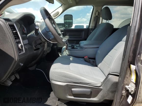 ✅ 2018 Ram 2500 Tradesman • VIN: 3C6UR5CL3JG425453 • Лот: 70153975. Опубликован ранее на Copart с пробегом 89 123 миль. Бесплатный доступ к архиву аукционных продаж из США и подробный отчёт об истории автомобиля на DreamBid. Изображение 7.