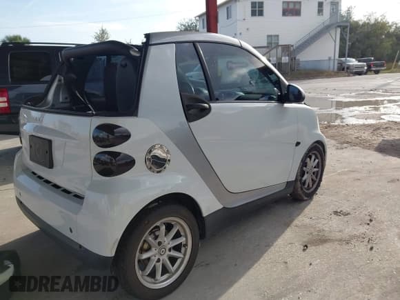 ✅ 2008 Smart fortwo Passion • VIN: WMEEK31X68K114339 • Lot: 43827496. Listed on IAAI with 107,919 mi. Free auction sales archive from the USA and detailed vehicle history report at DreamBid. Image 4.