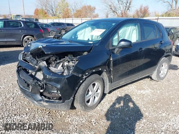 ✅ 2020 Chevrolet Trax LS • VIN: 3GNCJKSB5LL306565 • Lot: 43724305. Wystawiony na IAAI z przebiegiem 37 180 mil. Bezpłatny archiwum sprzedaży aukcyjnych z USA i szczegółowy raport historii pojazdu na DreamBid. Zdjęcie 2.