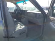 ✅ 2002 Chevrolet Suburban LS • VIN: 1GNEC16Z32J125040 • Лот: 41657503. Опубликован ранее на IAAI с пробегом 382 737 миль. Бесплатный доступ к архиву аукционных продаж из США и подробный отчёт об истории автомобиля на DreamBid. Изображение 5.