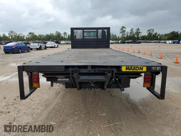 ✅ 2012 Isuzu NQR IBT • VIN: JALE5W166C7900120 • Lot: 79131844. Wystawiony na Copart z przebiegiem 150 507 mil. Bezpłatny archiwum sprzedaży aukcyjnych z USA i szczegółowy raport historii pojazdu na DreamBid. Zdjęcie 6.