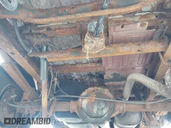 ✅ 2001 GMC Sierra 1500 SLE • VIN: 2GTEK19TX11375399 • Лот: 42604325. Опубликован ранее на IAAI с пробегом 157 715 миль. Бесплатный доступ к архиву аукционных продаж из США и подробный отчёт об истории автомобиля на DreamBid. Изображение 15.